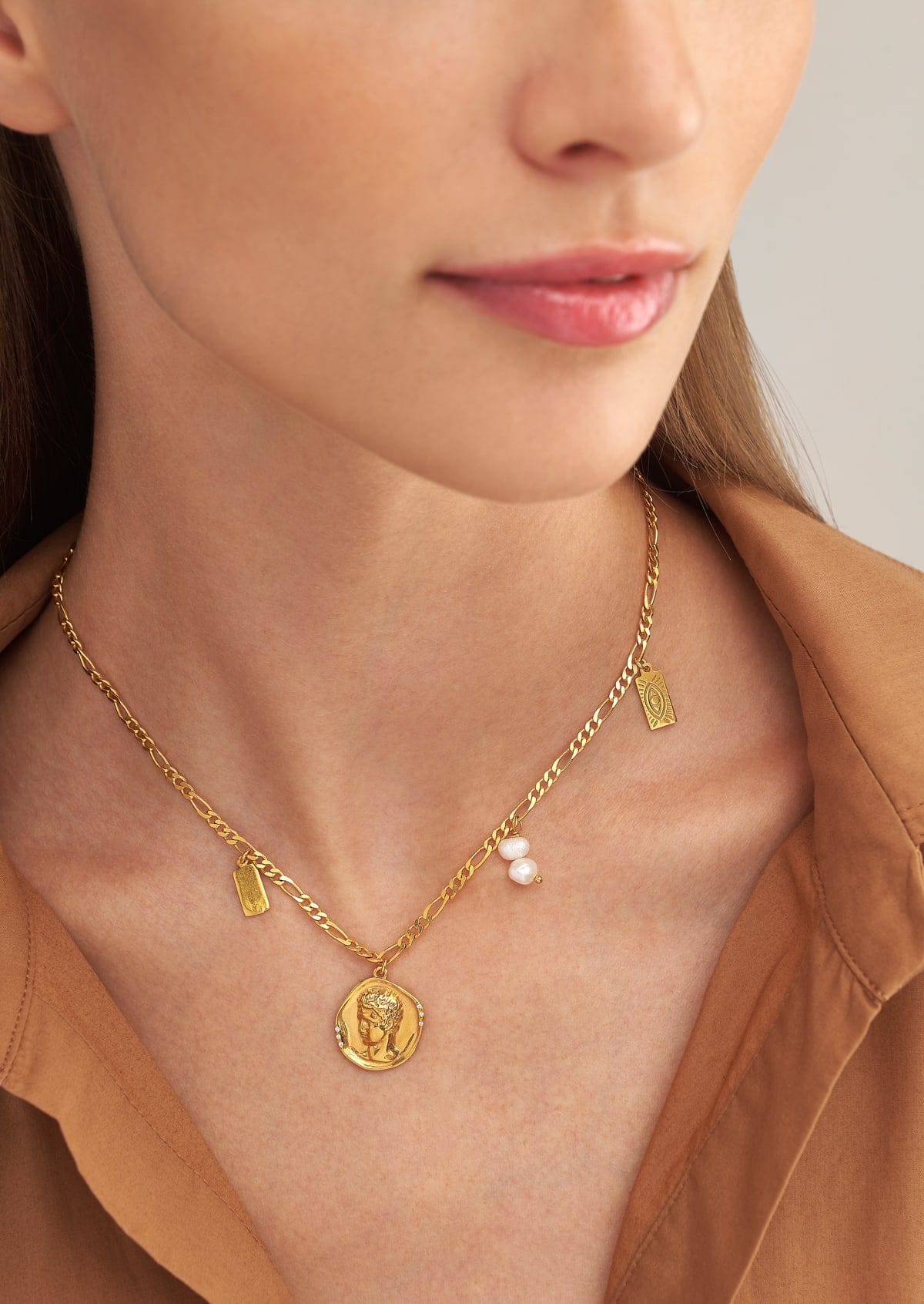 Hermis Small Lustre & Charms Necklace