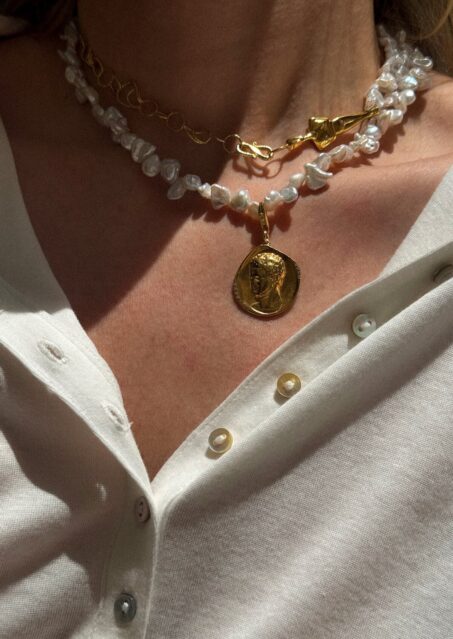 Inoe Medea Choker + Hermis Lustre Clipon Flower Pearl Necklace