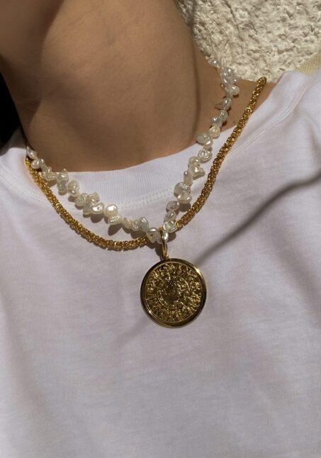 SHIELD OF ACHILLES PEARL NECKLACE