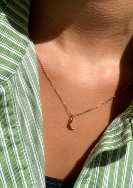 Tiny Moon Thin Chain